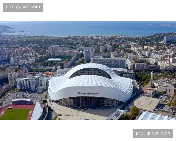 马赛市政府批准维洛德罗姆球场翻新计划,预计2027年完工 马赛市政府批准维洛德罗姆球场翻新计划,预计2027年完工